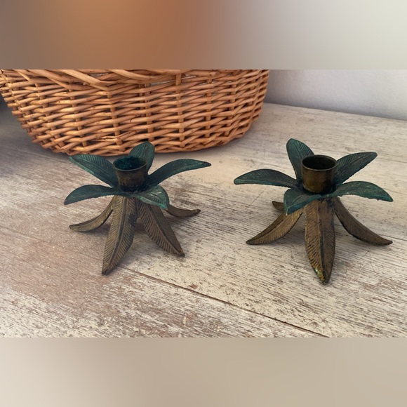 Pair of vintage brass palm leaf candlestick holders - Picture 1 of 2